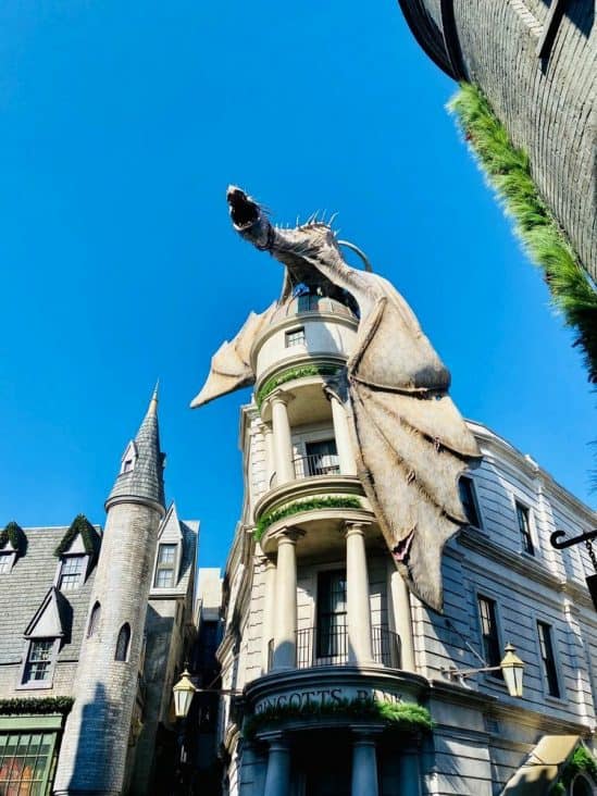Guide to Hogsmeade vs. Diagon Alley at Universal Orlando ParkVeteran