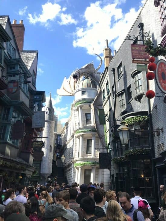 Guide to Hogsmeade vs. Diagon Alley at Universal Orlando | ParkVeteran