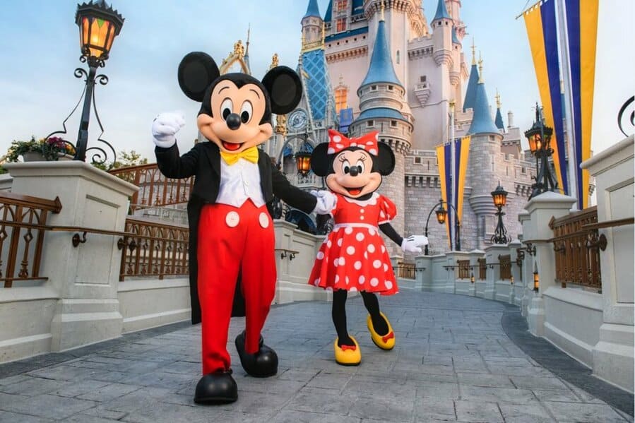 Mickey And Minnie Mouse At Disney World Magic Kindgom Park