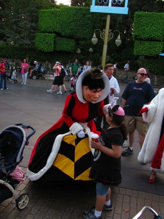 How To Meet Characters at Disney World ParkVeteran