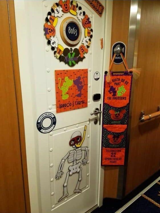 Halloween On The High Seas Door Magnet And Fish Extender To Hold Gifts