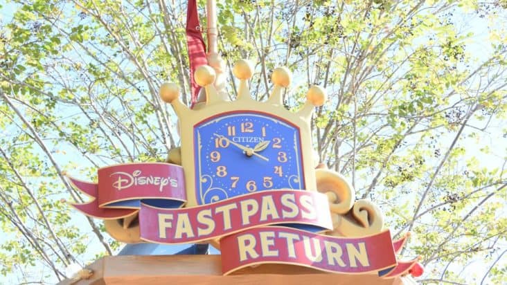 Disney Fastpass Sign