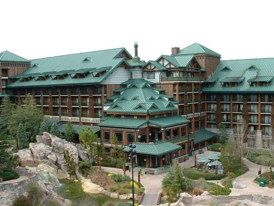 The Large Courtyard Area Enhances The Experience At Disney's Wilderness Lodge