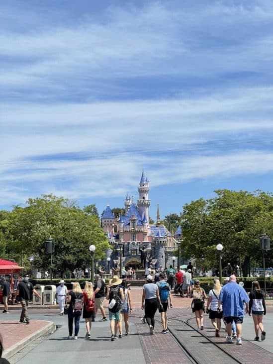 What To Wear to Disneyland in June ParkVeteran