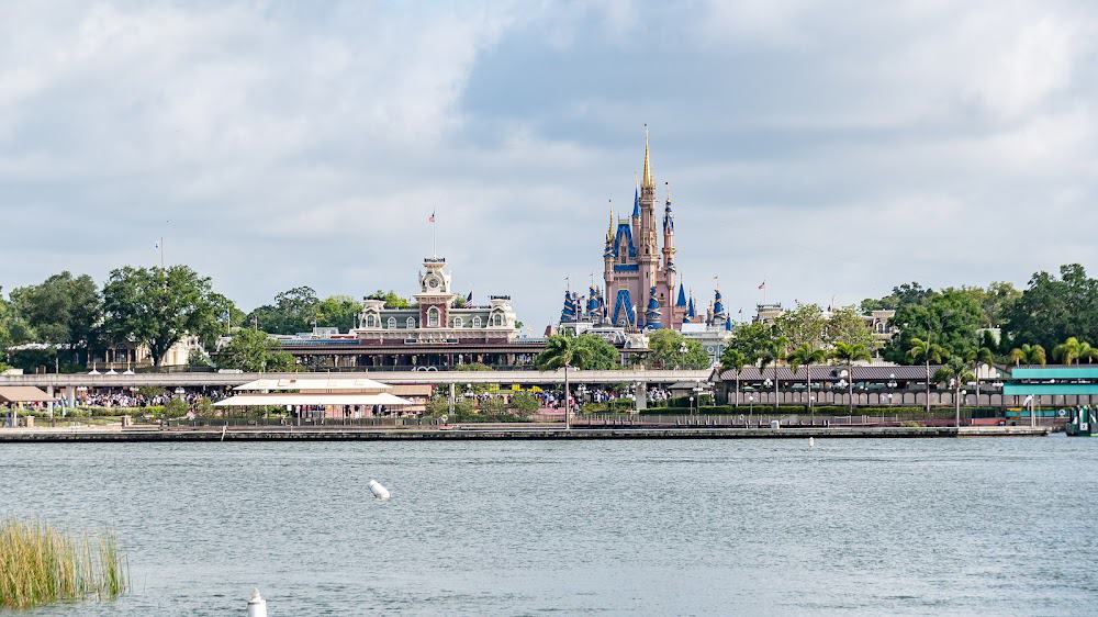 Walt Disney World Railroad Main Street Station Cinderella Castle Disney Magic Kingdom Orlando Florida Usa 13 April 2023 1